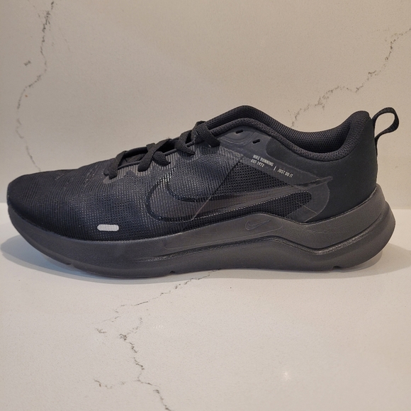 Nike Downshifter 12  Men's size 9US - Picture 3 of 12